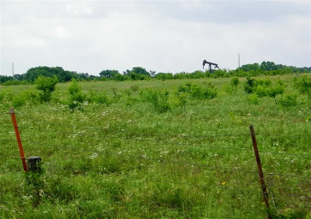 Homes for sale in Elmore City, OK | 24148 E County Road 1670, Elmore City, OK 73433 | MLS# 1233796