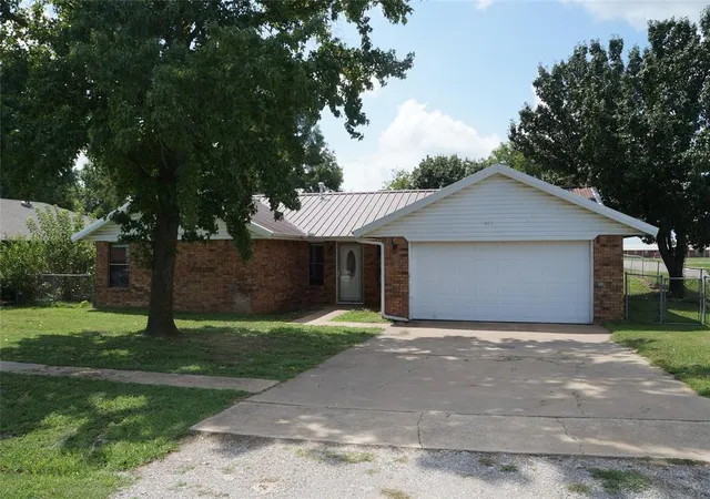 16th image of 501 S Clifford Ct, Wayne, OK 73095 | MLS# 1233812