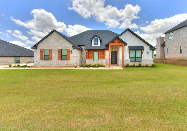 Homes for sale in Blanchard, OK | 2217 Winter Creek Blvd, Blanchard, OK 73010 | MLS# 1233813