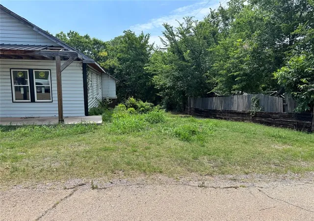 3rd image of 717 S Iowa Ave, Chandler, OK 74834 | MLS# 1233819