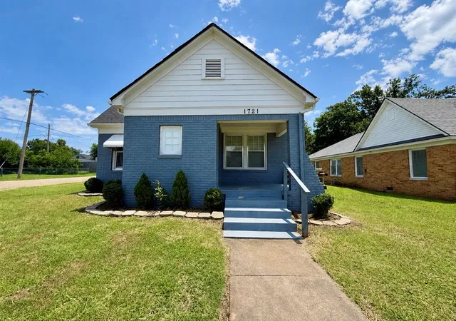 Homes for sale in Shawnee, OK | 1721 N Market Ave, Shawnee, OK 74804 | MLS# 1233823
