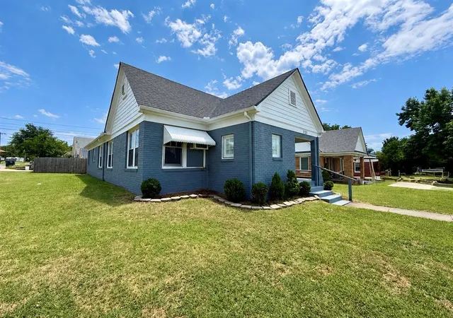 Photo 2 of Sale Pending at 1721 N Market Ave, Shawnee, OK 74804 | MLS# 1233823 | Listing updated on 2026-09-20