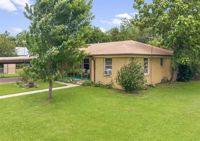 Homes for sale in Ringling, OK | 218 E H St, Ringling, OK 73456 | MLS# 1233838