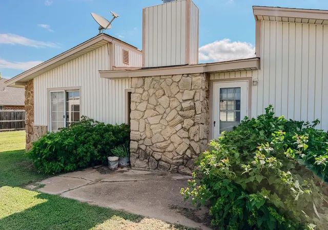 Homes for sale in Hinton, OK | 716 N Vernon Ave, Hinton, OK 73047 | MLS# 1233848
