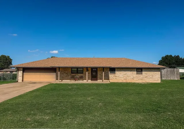 Homes for sale in Hinton, OK | 703 N Vernon Ave, Hinton, OK 73047 | MLS# 1233850