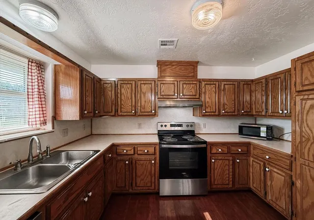Homes for sale in Hinton, OK | 703 N Vernon Ave, Hinton, OK 73047 | MLS# 1233850