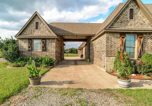 Homes for sale in Perkins, OK | 5722 E 122Nd St, Perkins, OK 74059 | MLS# 1233863