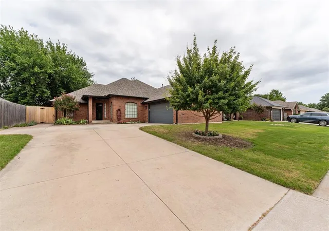 2nd image of 1405 Jami Dr, Norman, OK 73071 | MLS# 1233864