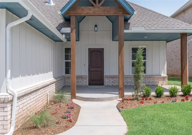 Homes for sale in Oklahoma City, OK | 9345 Sw 42Nd St, Oklahoma City, OK 73179 | MLS# 1233892