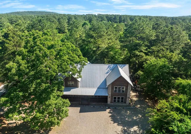 3rd image of 32 Orange Blossom Ln, Broken Bow, OK 74728 | MLS# 1233916