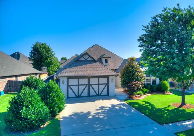 Photo 3 of Sale Pending at 929 Nw 195th Place, Edmond, OK 73012 | MLS# 1233920 | Listing updated on 2026-09-02