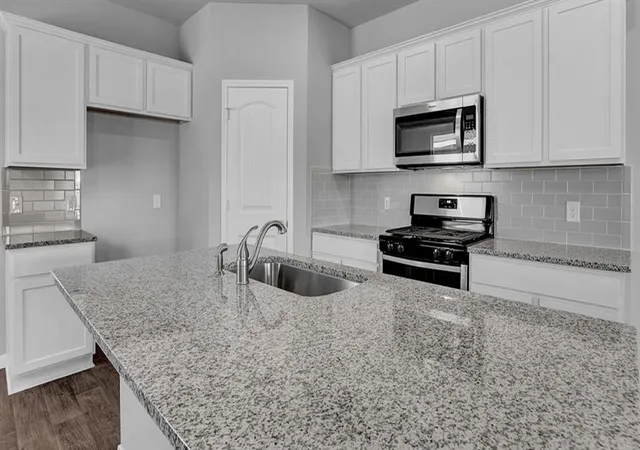 5th image of 10509 Red Thistle Dr, Oklahoma City, OK 73114 | MLS# 1233970
