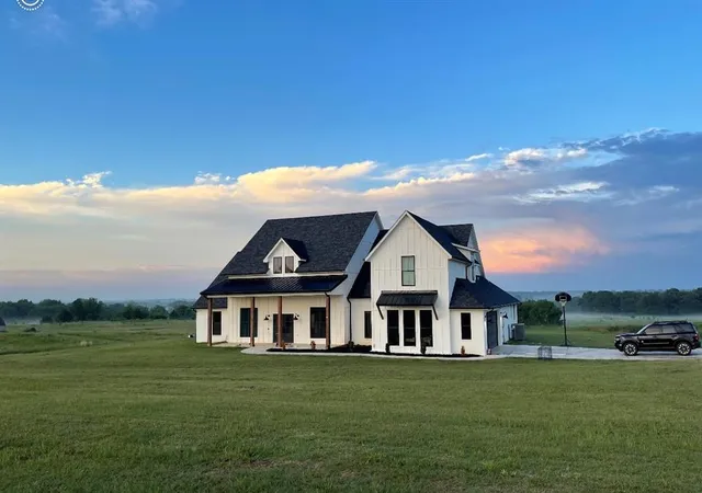 Homes for sale in Pauls Valley, OK | 21087 N County Road 3180, Pauls Valley, OK 73075 | MLS# 1233978