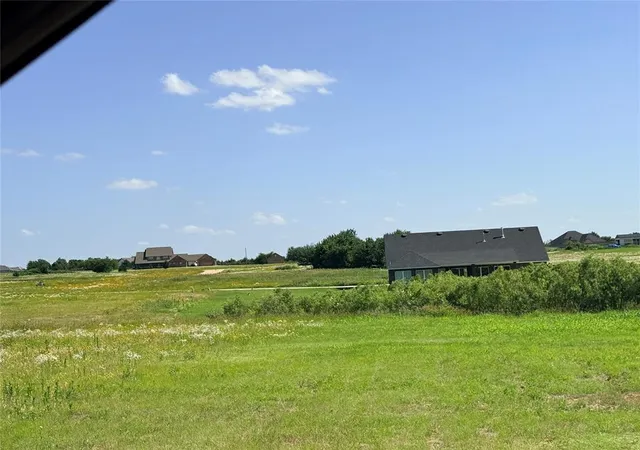 3rd image of 4598 Largo, Edmond, OK 73025 | MLS# 1233984
