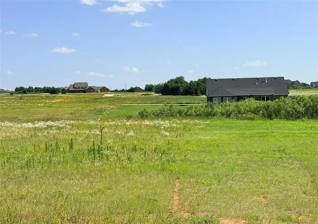 4th image of 4598 Largo, Edmond, OK 73025 | MLS# 1233984