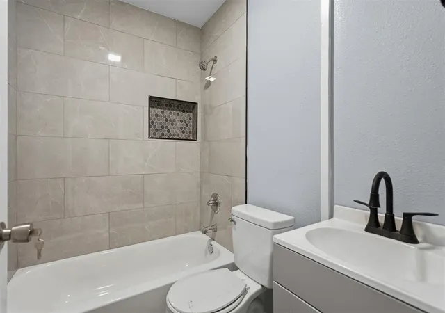 Photo 3 of Single family home for sale at 413 Se 3rd Street, Ardmore, OK 73401 | MLS# 1234008 | Listing updated on 2026-10-14
