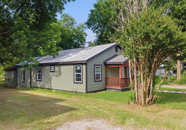 Homes for sale in Ardmore, OK | 413 Se 3Rd St, Ardmore, OK 73401 | MLS# 1234008