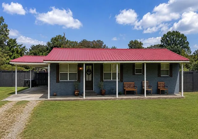 Homes for sale in Idabel, OK | 2200 Cedar St, Idabel, OK 74745 | MLS# 1234028