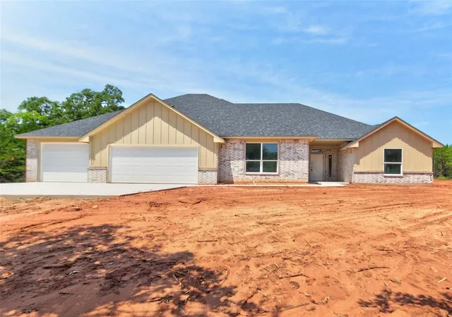 Homes for sale in Mc Loud, OK | 104699 S Secretariat Trl, Mc Loud, OK 74851 | MLS# 1234033