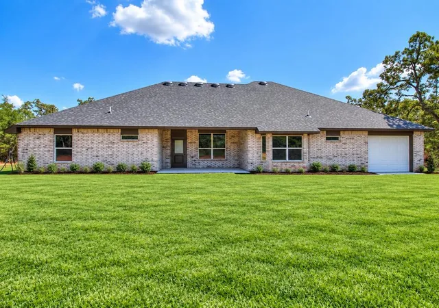 Photo 2 of Single family home for sale at 104699 S Secretariat Trl, Mc Loud, OK 74851 | MLS# 1234033 | Listing updated on 2026-10-05