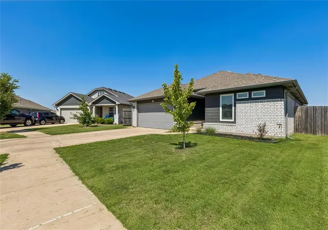 Photo 3 of Single family home for sale at 3440 Pagoda Pead Dr, Yukon, OK 73099 | MLS# 1234037 | Listing updated on 2026-08-04