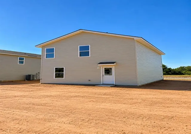 Photo 17 of Single family home for sale at 2011 Valley View Ln, Weatherford, OK 73096 | MLS# 1234038 | Listing updated on 2026-10-23