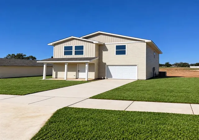 Photo 2 of Single family home for sale at 2011 Valley View Ln, Weatherford, OK 73096 | MLS# 1234038 | Listing updated on 2026-10-23