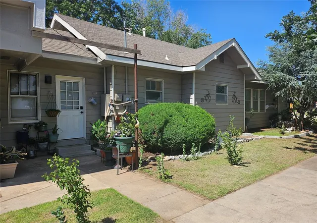 Homes for sale in Hobart, OK | 401 N Broadway St, Hobart, OK 73651 | MLS# 1234039