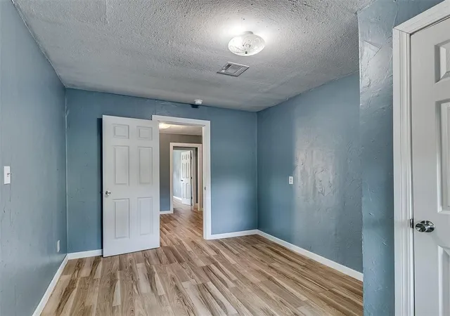 Photo 4 of Sale Pending at 625 SW 47th Street, Oklahoma City, OK 73109 | MLS# 1234046 | Listing updated on 2026-08-14