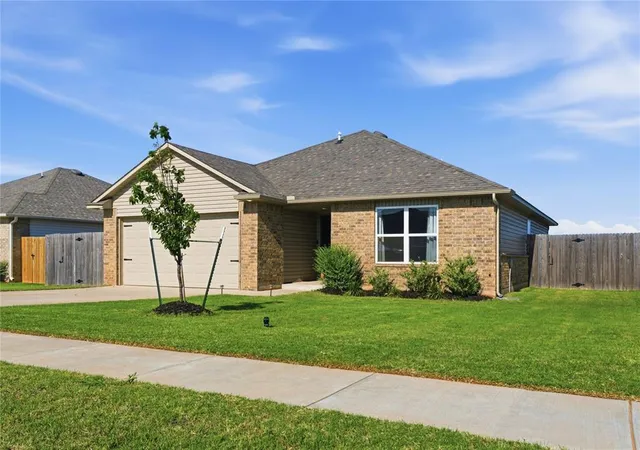 Homes for sale in Mustang, OK | 1016 S Colt Ln, Mustang, OK 73064 | MLS# 1234053