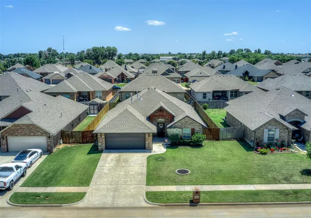 Homes for sale in Mustang, OK | 1724 W Blake Wy, Mustang, OK 73064 | MLS# 1234057