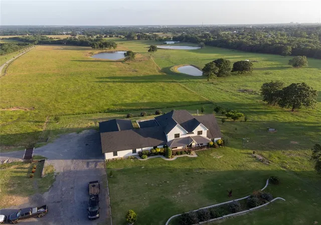 4th image of 589 E Three Mile Rd, Durant, OK 74701 | MLS# 1234082