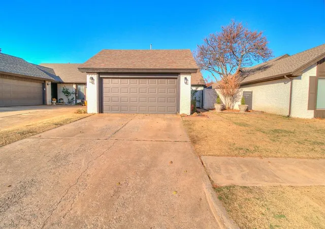 2nd image of 3813 Ives Wy, Norman, OK 73072 | MLS# 1234090