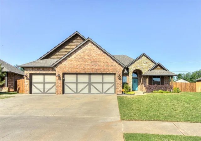 Homes for sale in Mustang, OK | 4613 Hambletonian Ln, Mustang, OK 73064 | MLS# 1234092