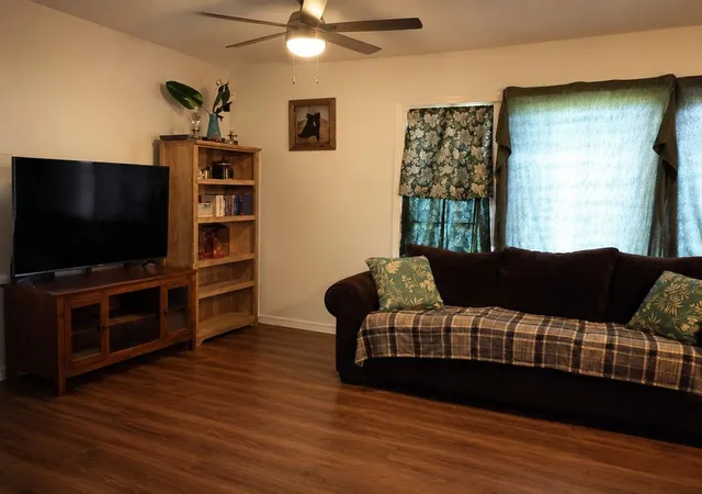 5th image of 508 W Choctaw St, Broken Bow, OK 74728 | MLS# 1234095
