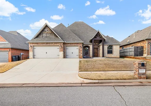 Photo 3 of Single family home for sale at 1113 Lindsey Ln, Moore, OK 73160 | MLS# 1234099 | Listing updated on 2026-09-23