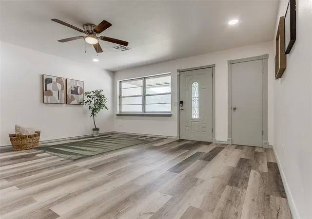 Photo 3 of Single family home for sale at 2913 Se 45th Street, Oklahoma City, OK 73129 | MLS# 1234104 | Listing updated on 2026-09-07