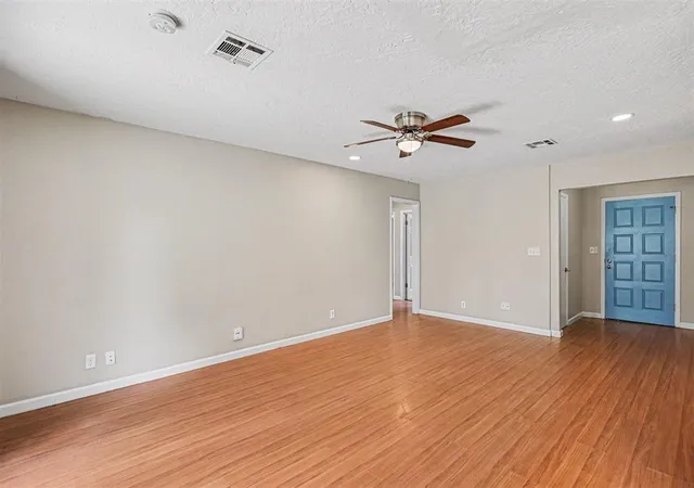 2nd image of 1317 Columbia Cir, Norman, OK 73071 | MLS# 1234112
