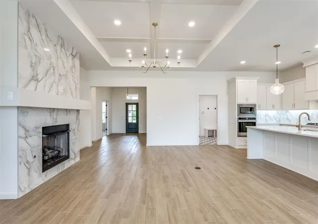 3rd image of 2405 Crystal Creek Dr, Yukon, OK 73099 | MLS# 1234126