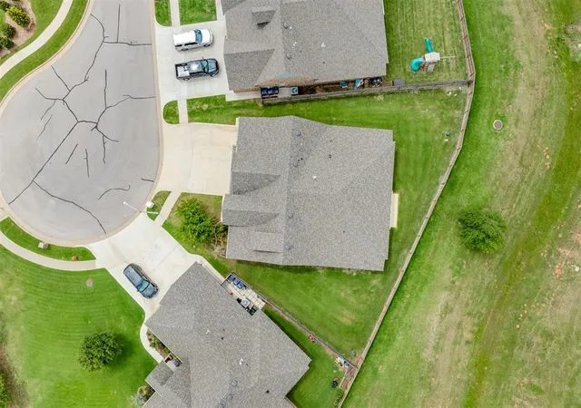 47th image of 2405 Crystal Creek Dr, Yukon, OK 73099 | MLS# 1234126