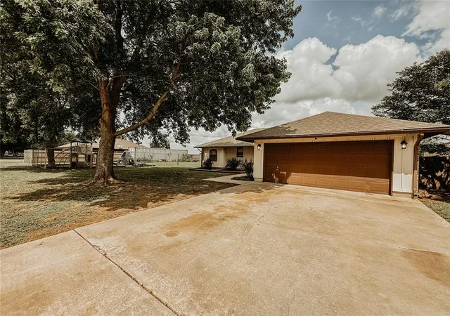 2nd image of 610 Se 7th St, Lexington, OK 73051 | MLS# 1234138