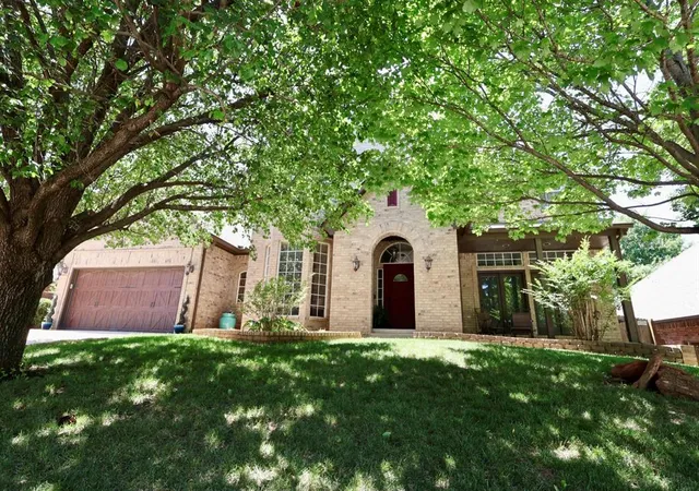 Photo 1 of Single family home for sale at 809 Fox Run Trl, Edmond, OK 73034 | MLS# 1234145 | Listing updated on 2026-08-18