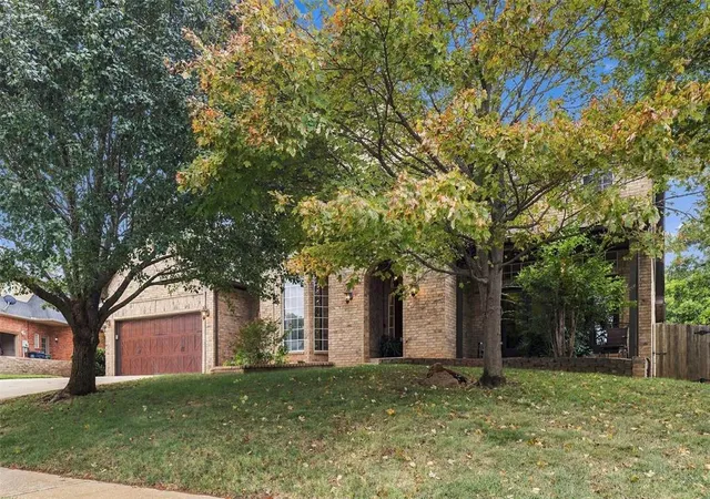 Photo 2 of Single family home for sale at 809 Fox Run Trl, Edmond, OK 73034 | MLS# 1234145 | Listing updated on 2026-10-17