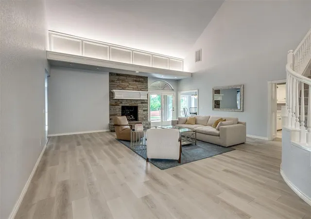 Photo 3 of Single family home for sale at 5621 Oak Tree Rd, Edmond, OK 73025 | MLS# 1234170 | Listing updated on 2026-08-13