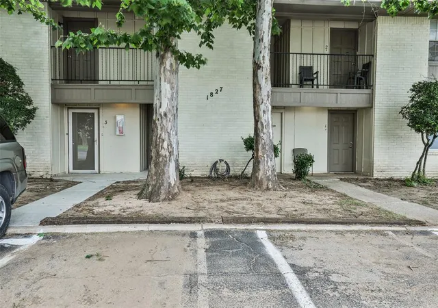 image of 1827 E Lindsey St #3, Norman, OK 73071 | MLS# 1234175