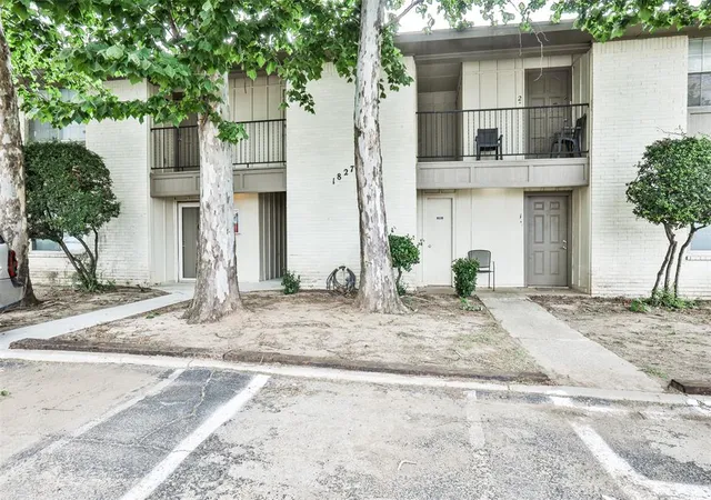image of 1827 E Lindsey St, Norman, OK 73071