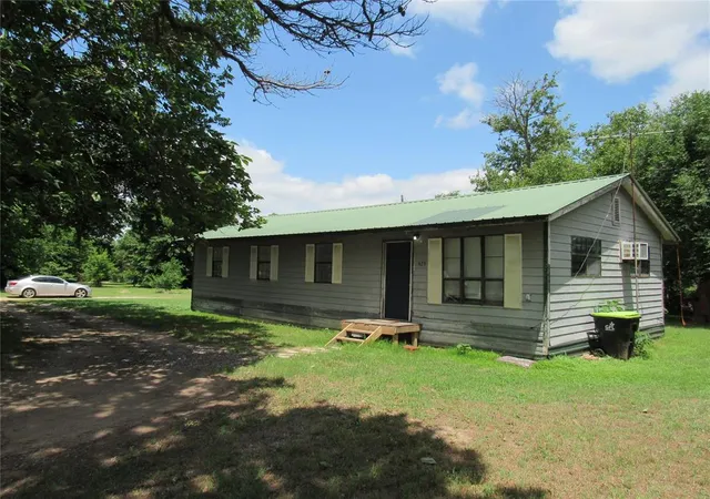 Homes for sale in Byars, OK | 625 E Main, Byars, OK 74831 | MLS# 1234177