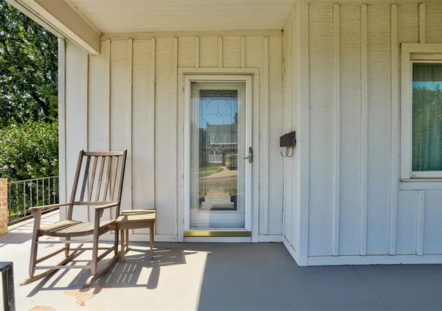 3rd image of 1323 W Noble Ave, Guthrie, OK 73044 | MLS# 1234178