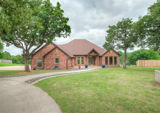 Homes for sale in Blanchard, OK | 1900 Rock Oak Pl, Blanchard, OK 73010 | MLS# 1234180