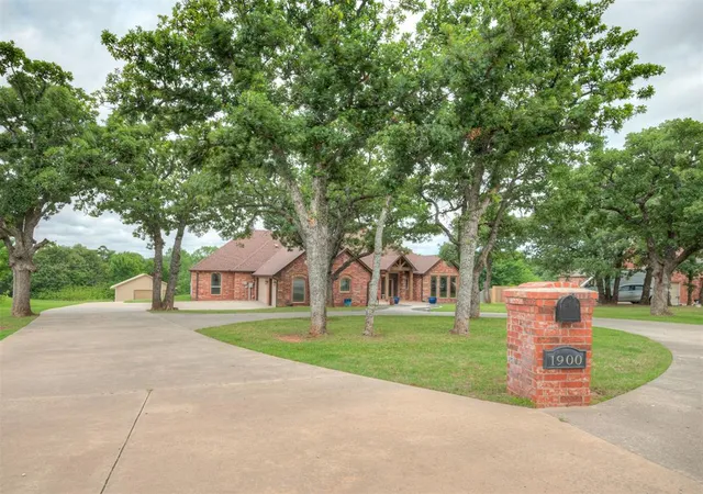 Homes for sale in Blanchard, OK | 1900 Rock Oak Pl, Blanchard, OK 73010 | MLS# 1234180